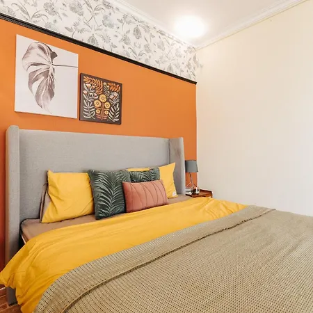 Old Town, Super Spacious, Good Price, Comfortable 43 Phung Hung Street